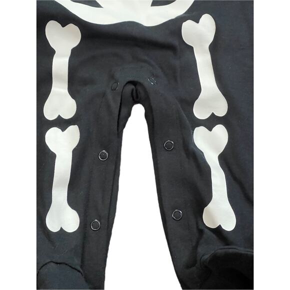 NWT Baby Boy Skeleton Sleep N Play Just One You Carter’s 9 months Halloween - Picture 6 of 8